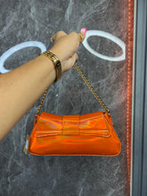 Cargar imagen en el visor de la galería, Mirror Metallic Chain handle bag