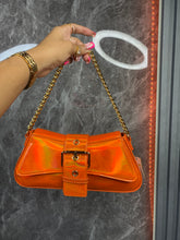 Cargar imagen en el visor de la galería, Mirror Metallic Chain handle bag
