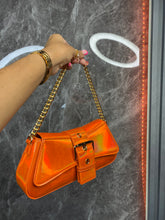 Cargar imagen en el visor de la galería, Mirror Metallic Chain handle bag