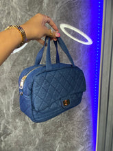 Cargar imagen en el visor de la galería, Quilted denim bag