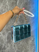 Cargar imagen en el visor de la galería, Mirror metallic chain handle bag