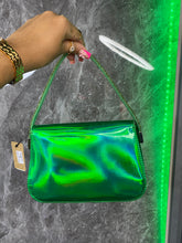 Cargar imagen en el visor de la galería, Hologram mirror Top Handle bag
