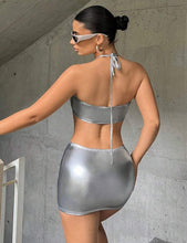 Cargar imagen en el visor de la galería, Vestido ajustado con escote halter metalizado y aberturas de Linked
