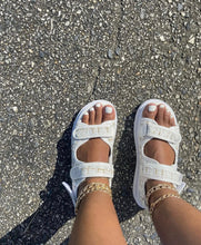 Load image into Gallery viewer, Lyon-89
