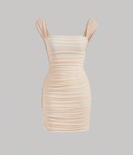 Cargar imagen en el visor de la galería, Vestido ajustado con pliegues lisos
