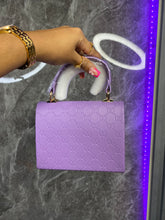Cargar imagen en el visor de la galería, Embossed Top handle Clutch
