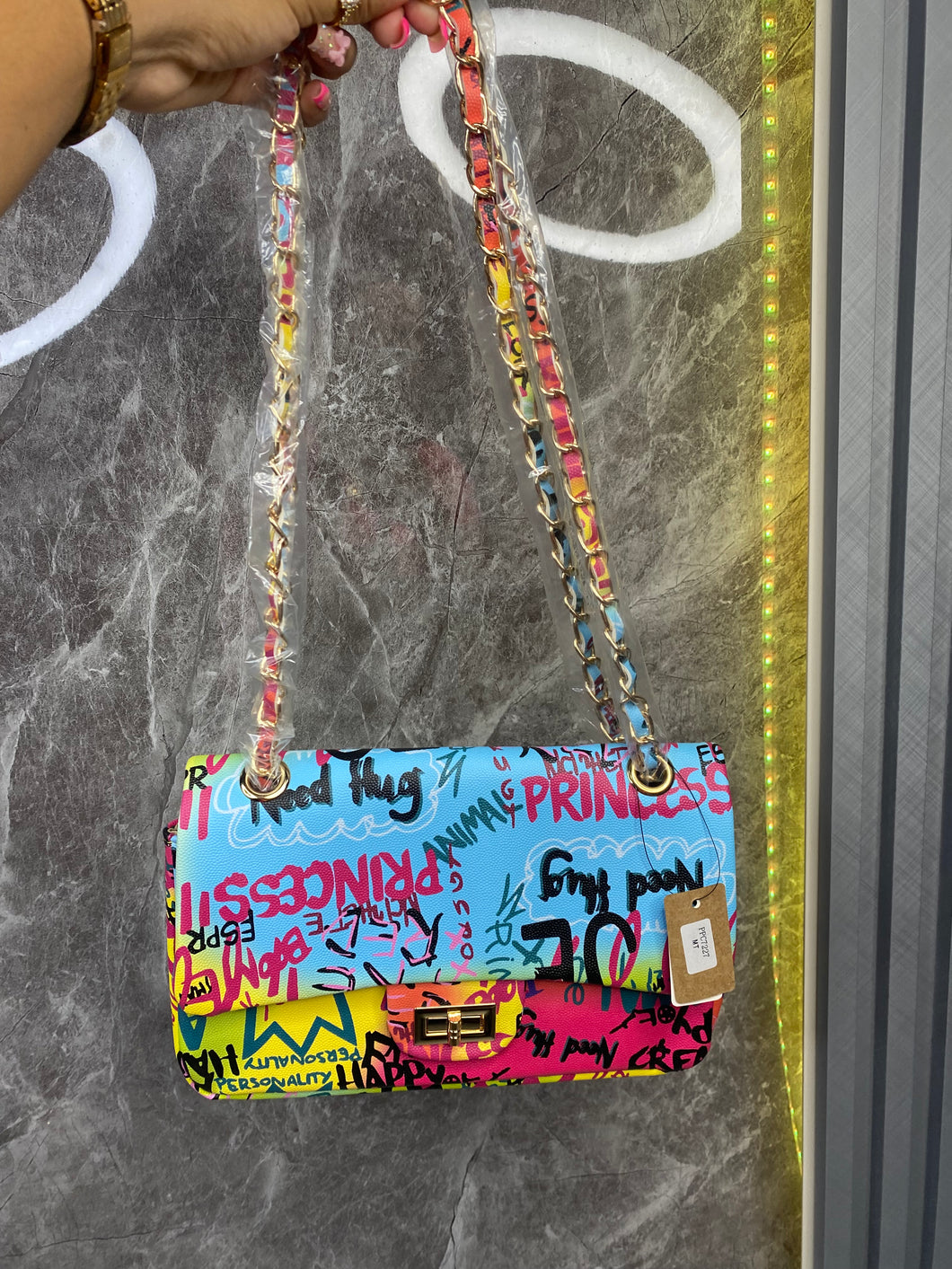 Graffiti Gradiating clutch